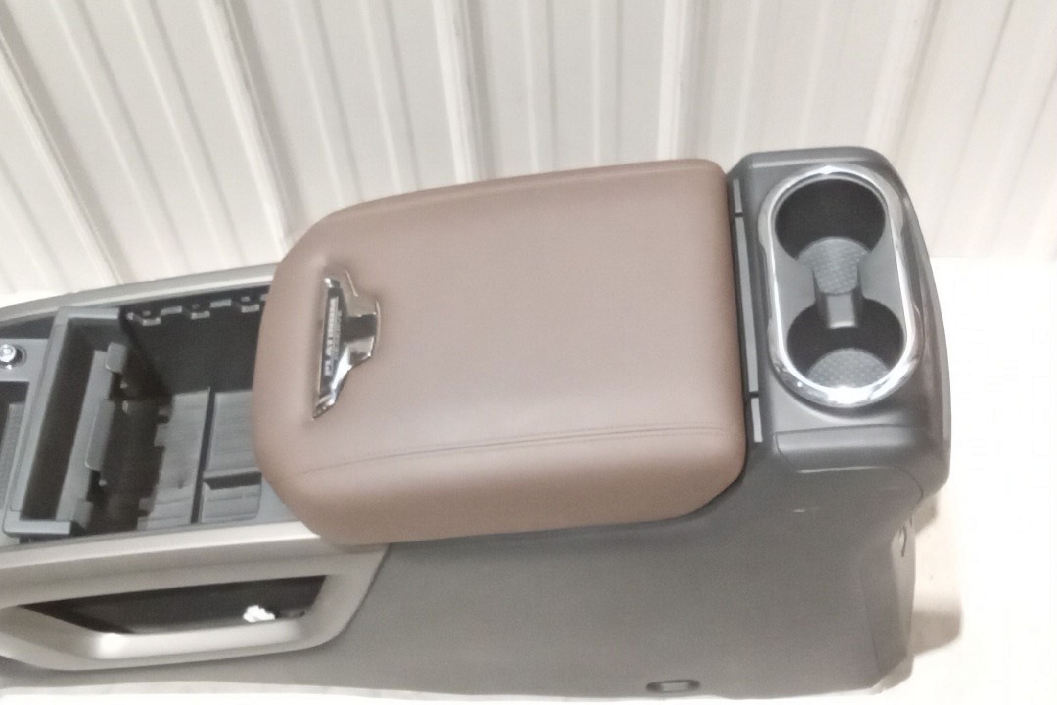 Pre-Owned 2023 Nissan Titan Floor Center Console Assembly OEM (Good)
