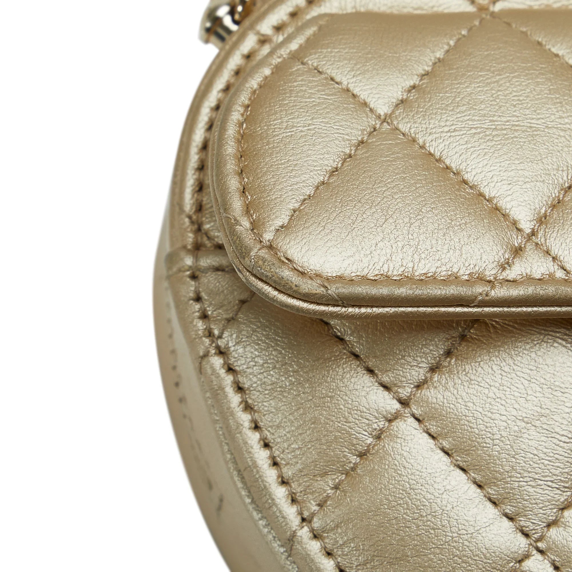 Pre-Owned Authenticated Chanel Mini CC in Love Heart Crossbody Lambskin Leather Gold Crossbody Bag Unisex (Good)