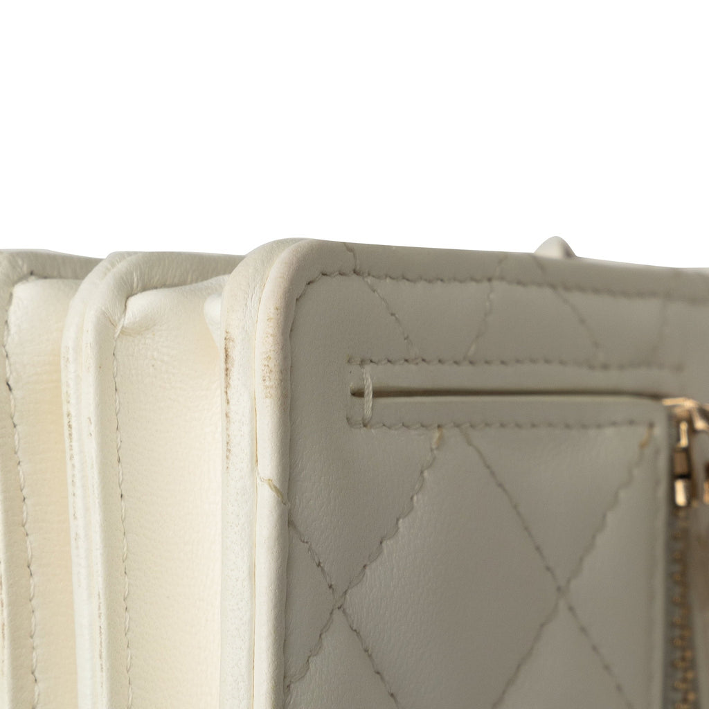Pre-Owned Authenticated Chanel Romance Lambskin Wallet On Chain Leather White Crossbody Bag Unisex (Good)