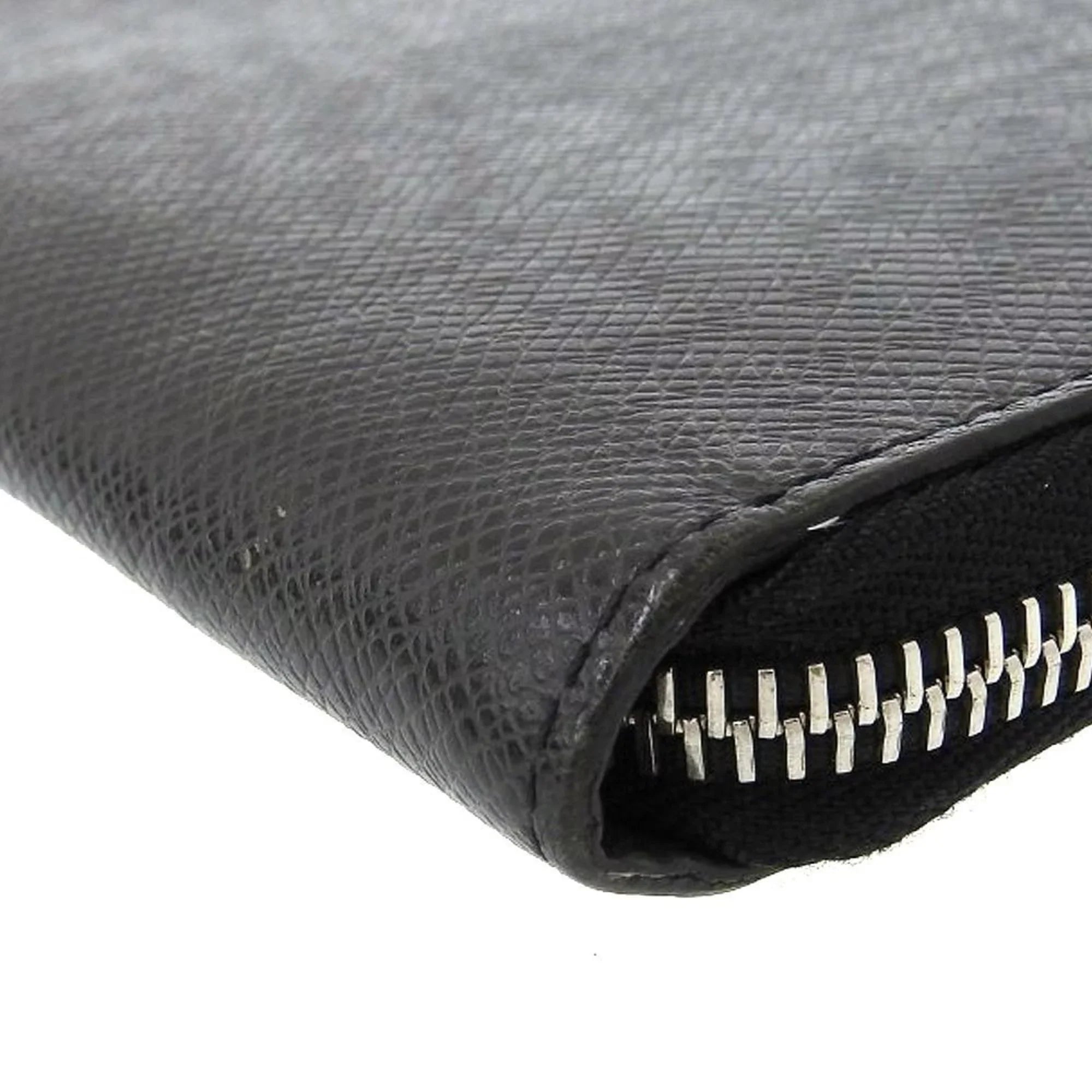 Pre-Owned Louis Vuitton LOUIS VUITTON Taiga Zippy Wallet Vertical Round Zipper Long Noir M30503 (Good)