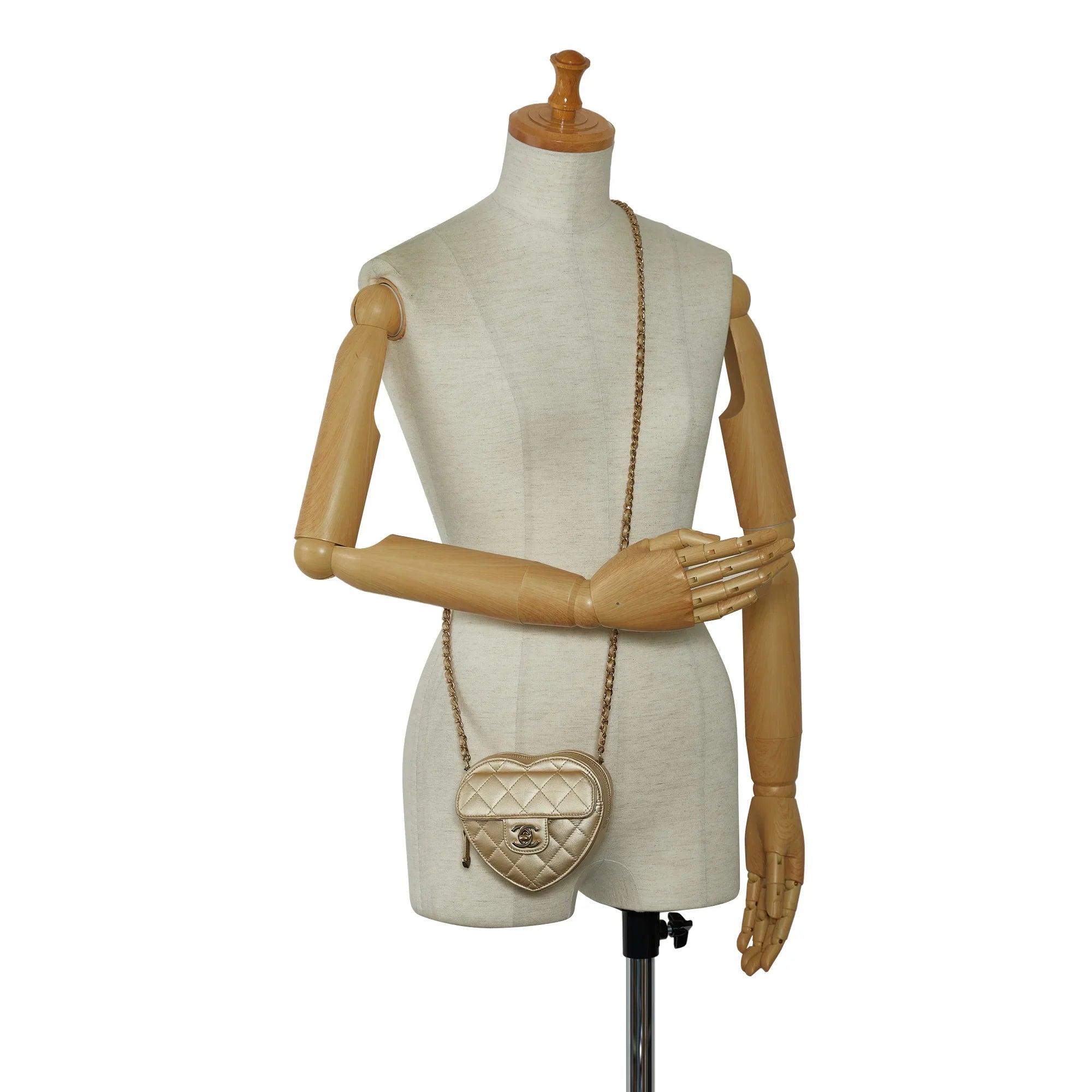 Pre-Owned Authenticated Chanel Mini CC in Love Heart Crossbody Lambskin Leather Gold Crossbody Bag Unisex (Good)