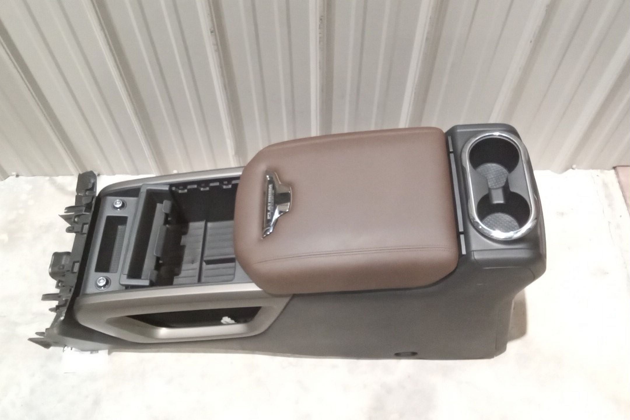 Pre-Owned 2023 Nissan Titan Floor Center Console Assembly OEM (Good)