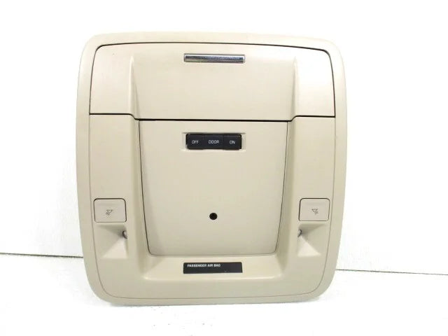 Pre-Owned 2015-2019 Chevy Silverado 1500 2500 3500 Tan Overhead Lamp Roof Console OEM LKQ (Good)