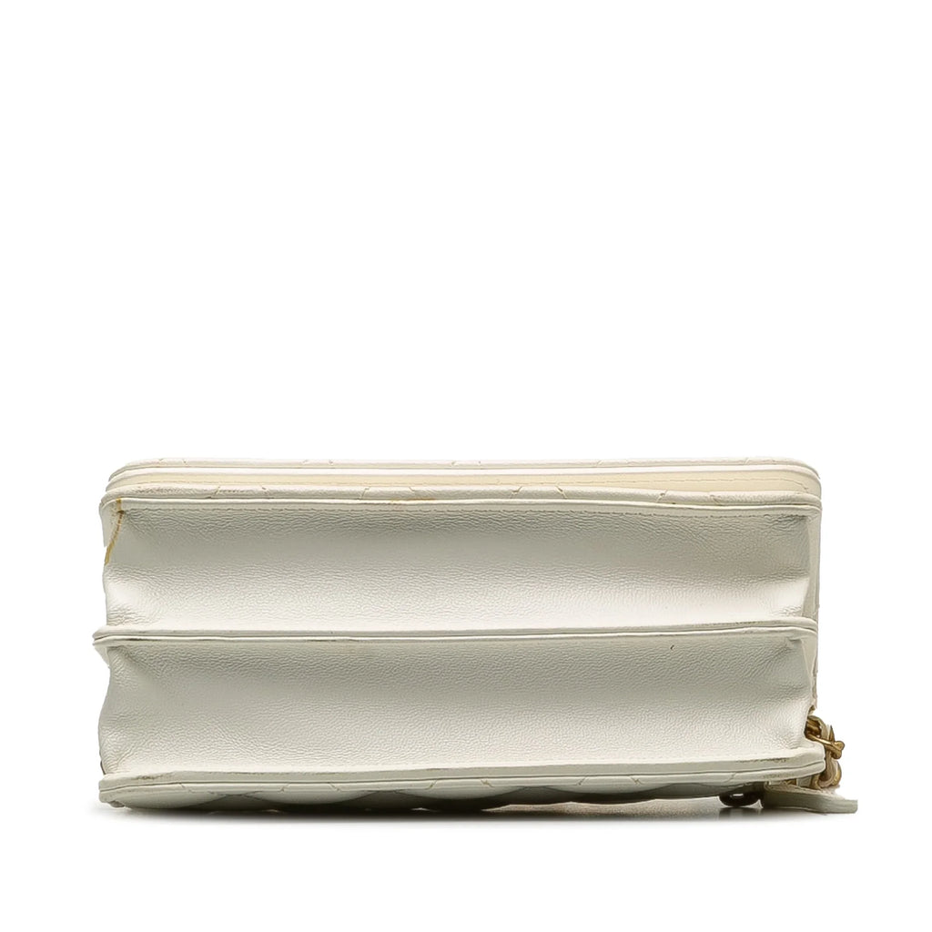 Pre-Owned Authenticated Chanel Romance Lambskin Wallet On Chain Leather White Crossbody Bag Unisex (Good)