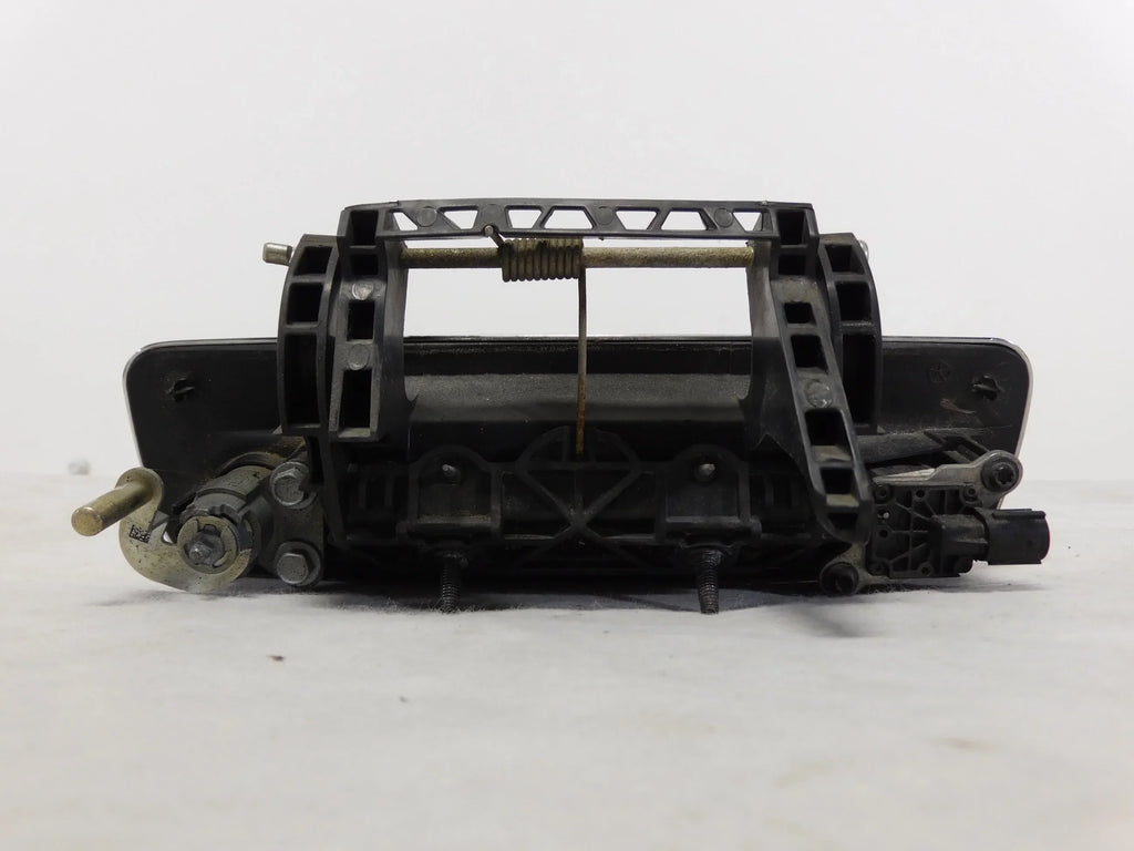 Pre-Owned 16-22 Dodge Ram 1500 Locking Taiate Handle w/ Rear View Camera OEM LKQ (Good)