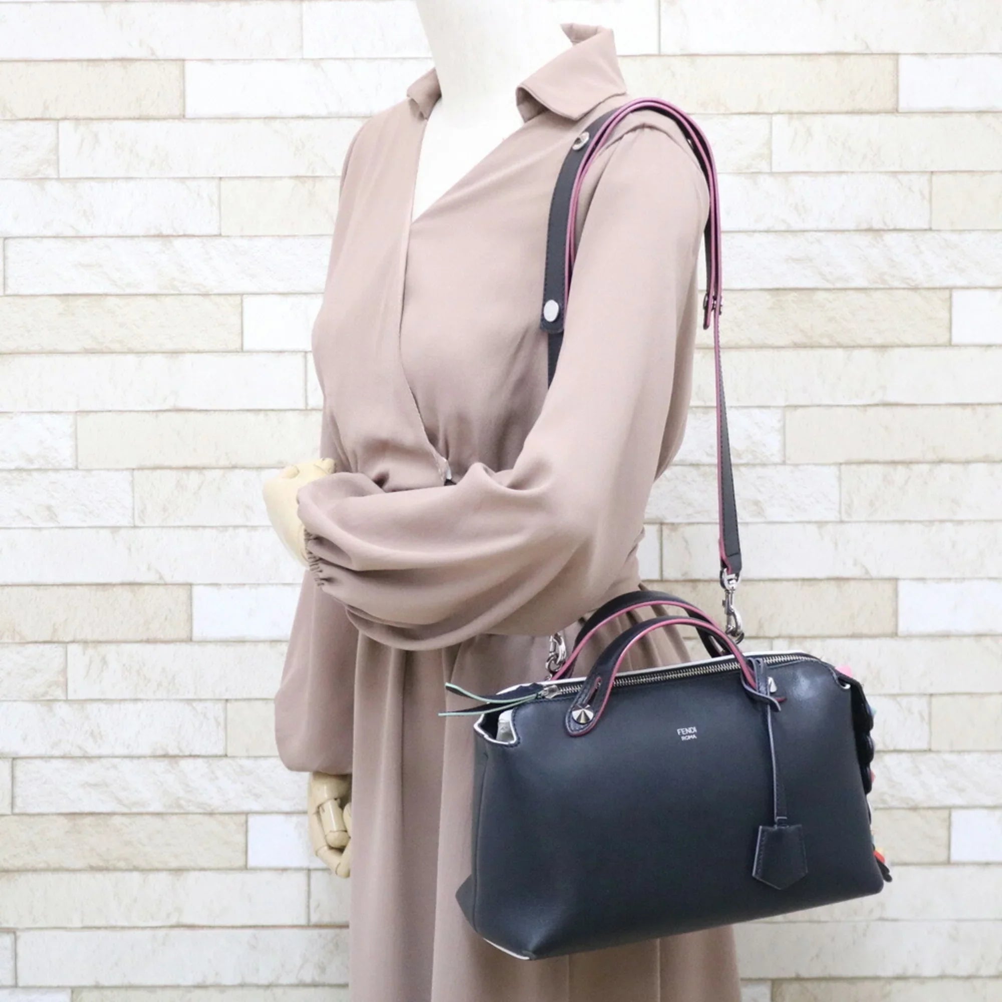 Pre-Owned FENDI Shoulder Bag By The Way Dark Women's Leather (Fair)