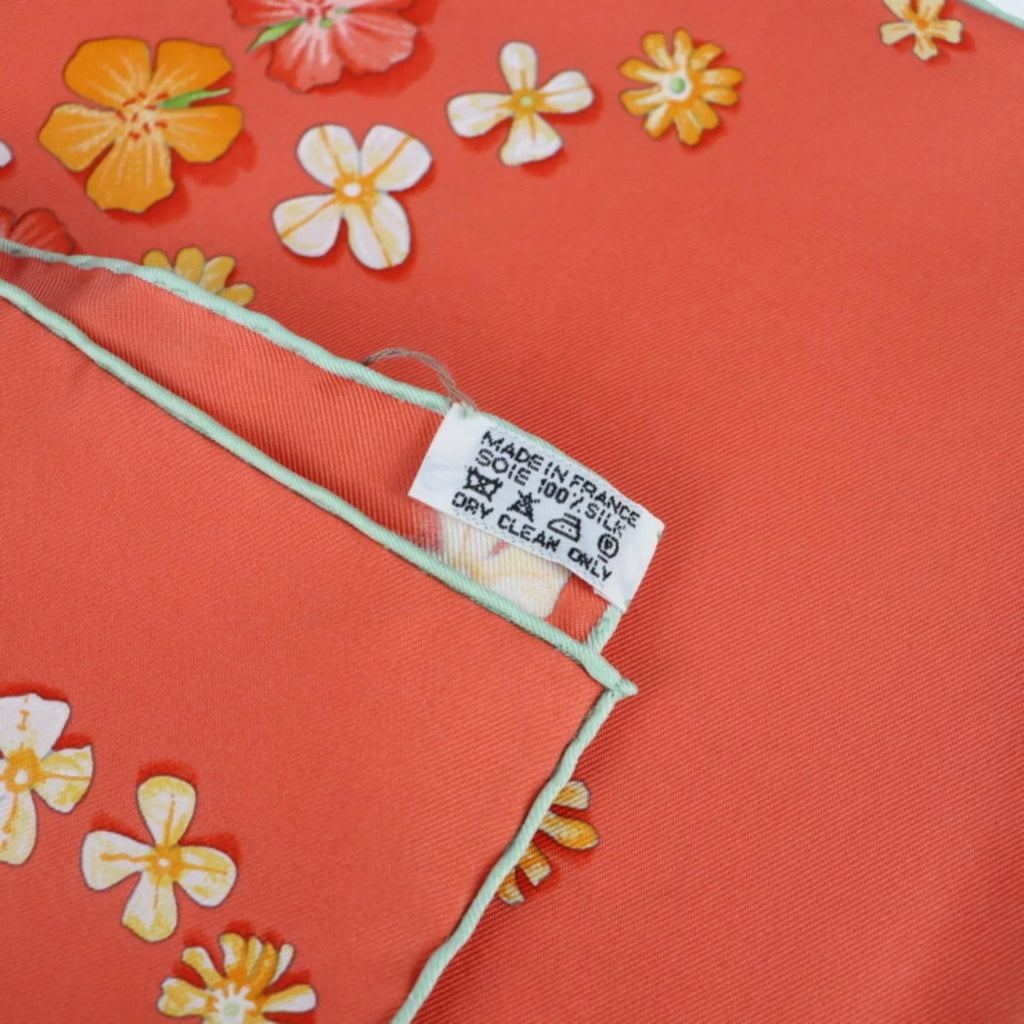 Pre-Owned HERMES Hermes FLOWER POWER Carre 90 scarf silk CORAIL pink series multicolor (Like New)