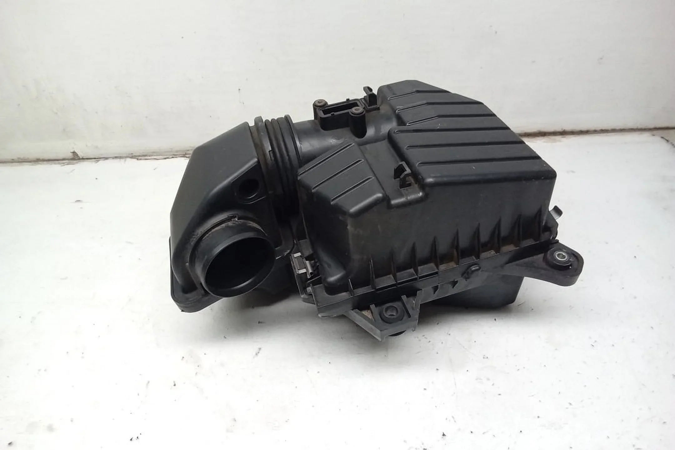 Pre-Owned 10 2010 Honda Civic Air Intake Cleaner 1.8L OEM (Good)