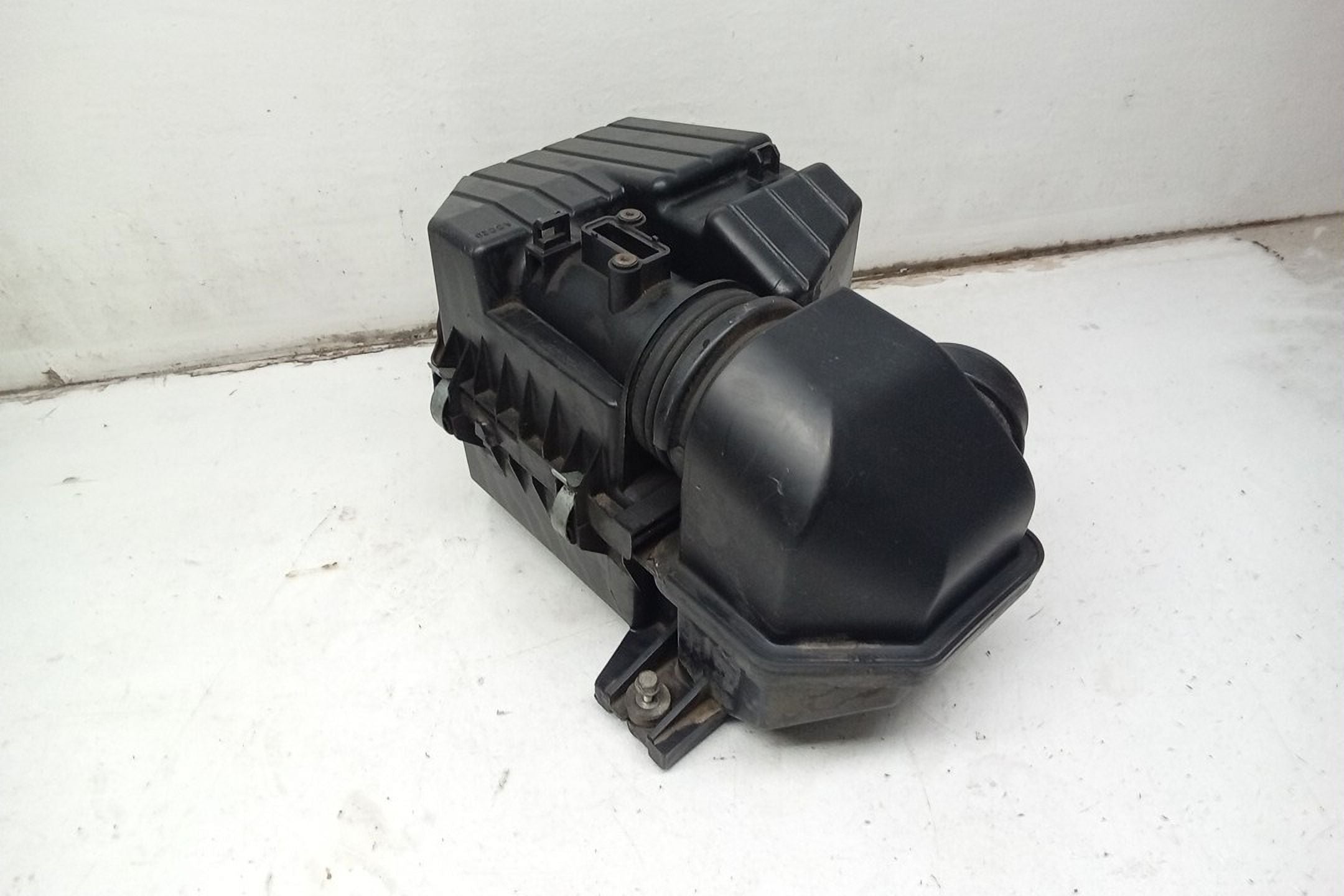 Pre-Owned 10 2010 Honda Civic Air Intake Cleaner 1.8L OEM (Good)